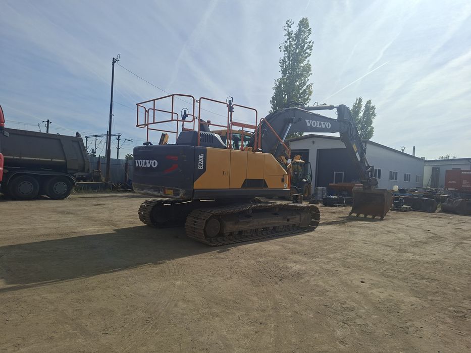 Vand excavator volvo EC 220EL