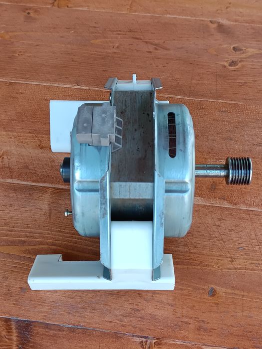 Электродвигатель безколлекторный