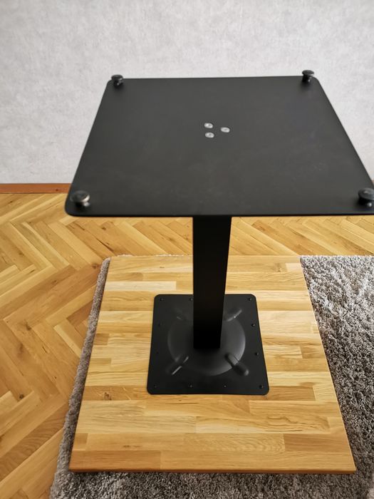 Продавам трапезна маса