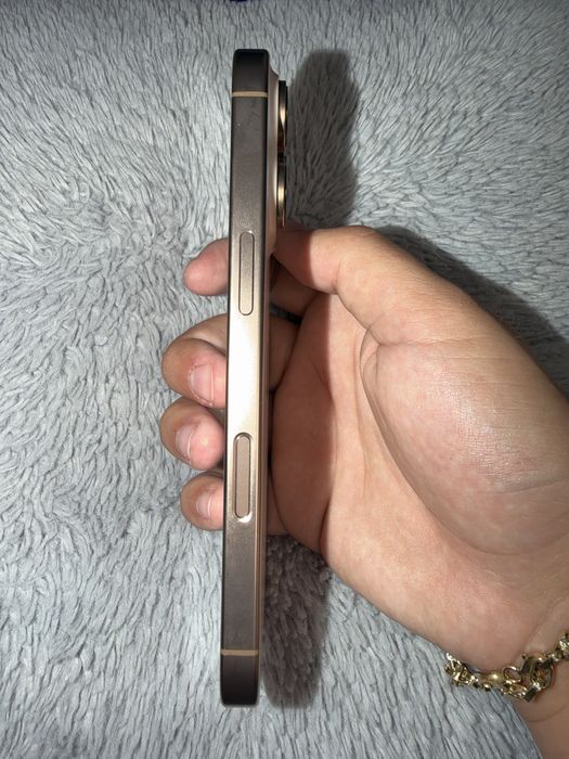 iPhone 16 Pro 128GB • Desert Titanium • Stare impecabilă