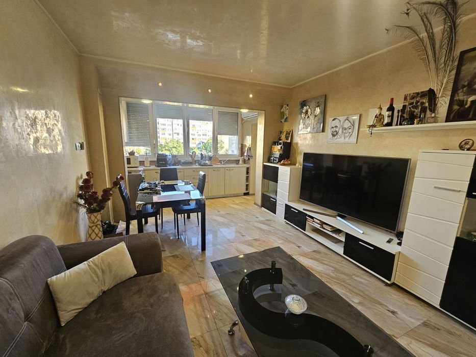 Дава се под наем Двустаен апартамент в София, Люлин 9 - 50 кв.м за 460 € - Снимка #2