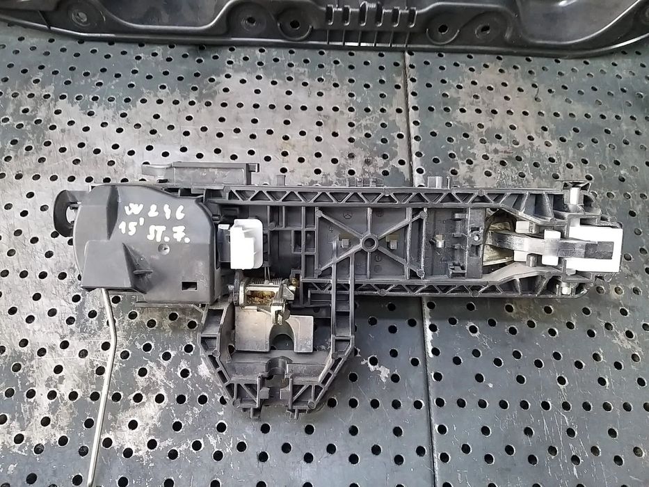 Maner usa stanga fata mercedes b class w246 a2047601534