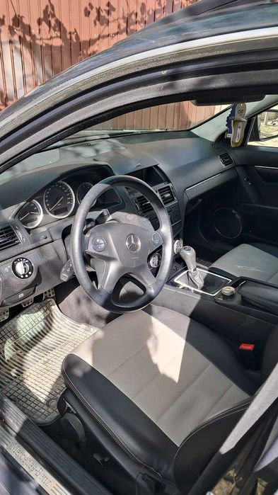 Vand mercedes c200 an 2008 sau schimb cu atv