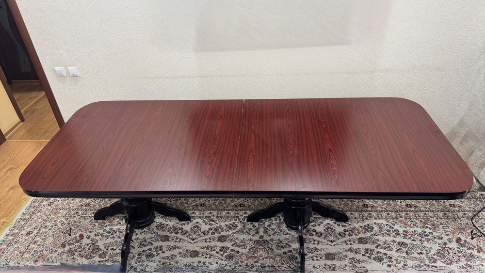 Продается стол в отличном сотстоянии