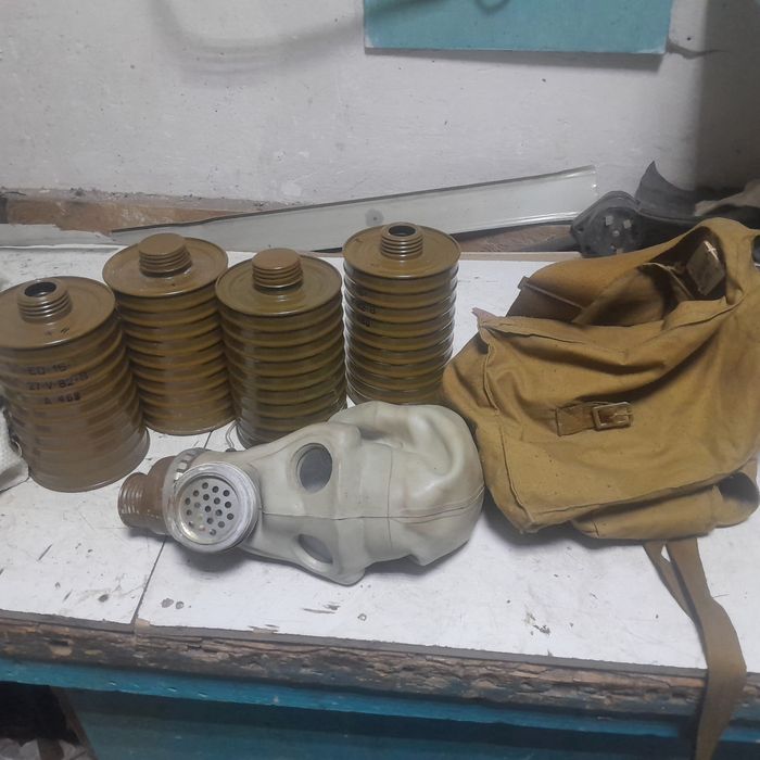 Продам фильтр банки..4 советского пройзводство. шт. Противогаза...