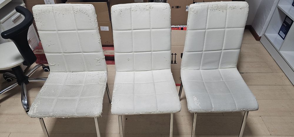 Продам стулья белые