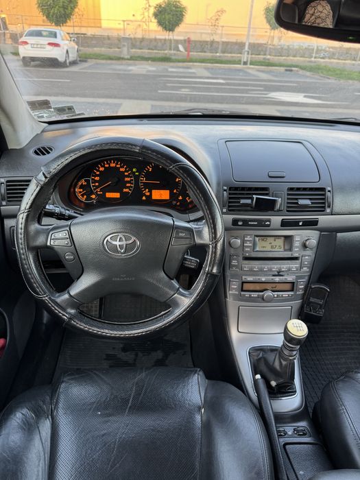 Vand Toyota avensis /2.0D/Facelift