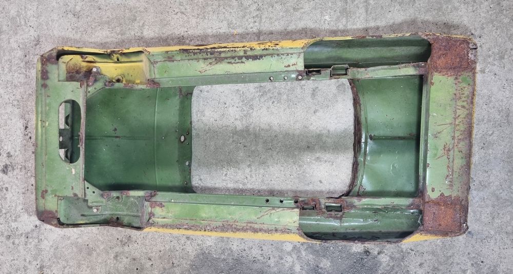 Педальная машинка