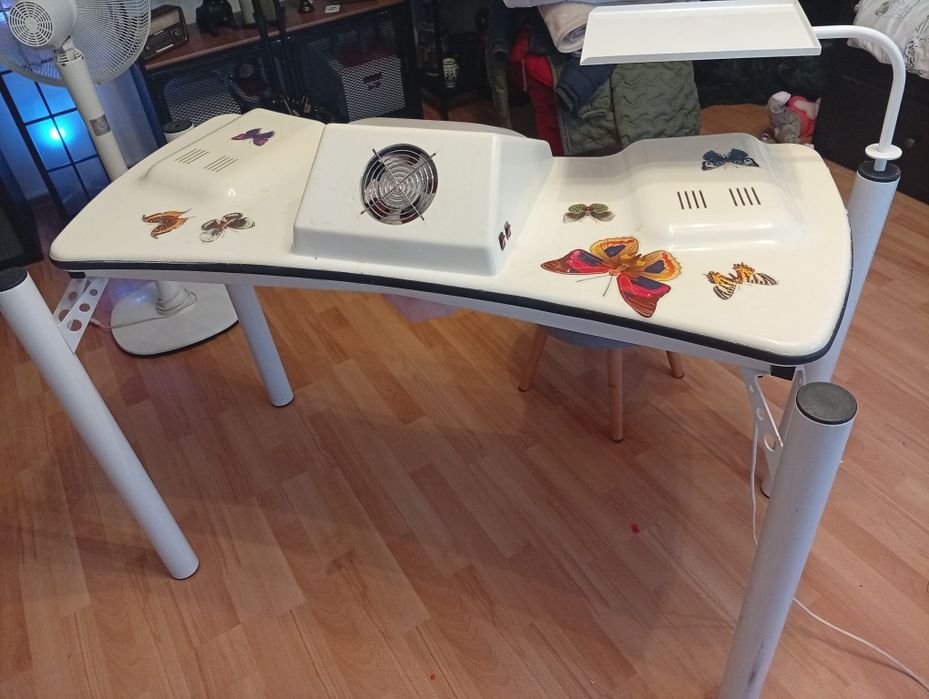 Masa de manichiură profesionala Urgent