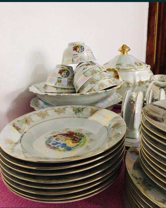 Продам набор посуды Мадонна