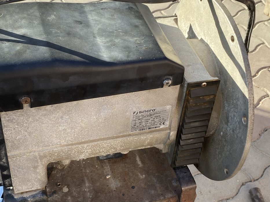 Генератор альтернатор sincro EK2MCT