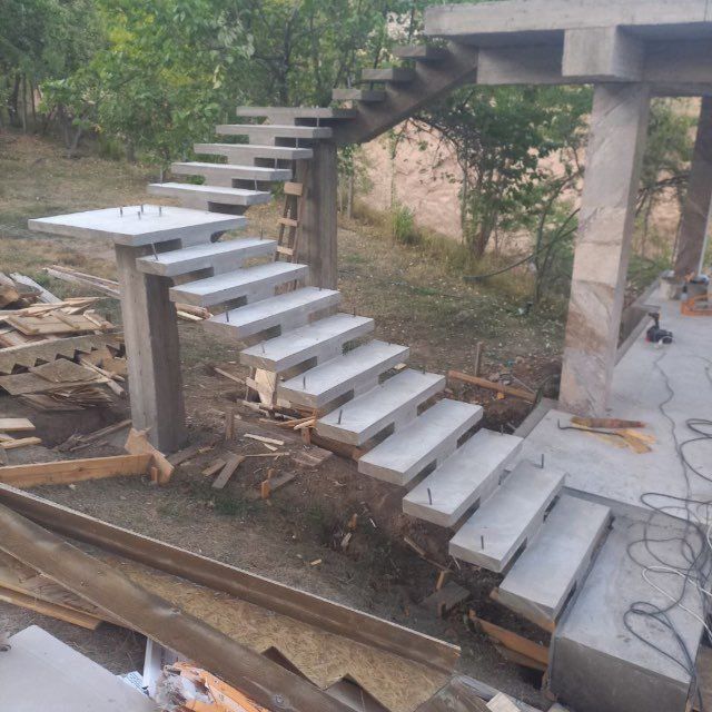 Beton zinalar xizmati tez va sifatli mustahkam quyib beramiz.