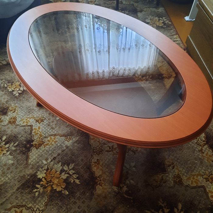 Продам журнальный столик