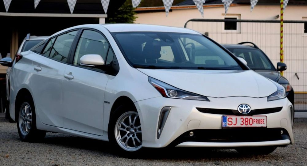Toyota Prius 1..8  HYBRID e-CVT 4x4 awd-e  2021