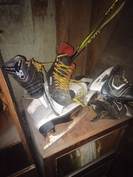 Продам лыжи и коньки