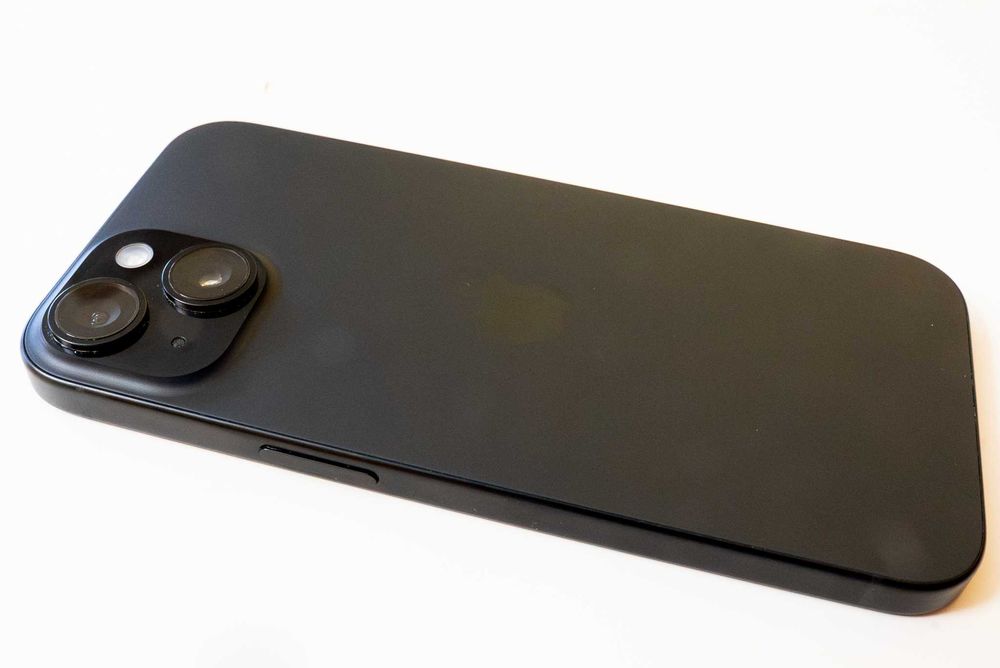 Iphone 15 ingrijit