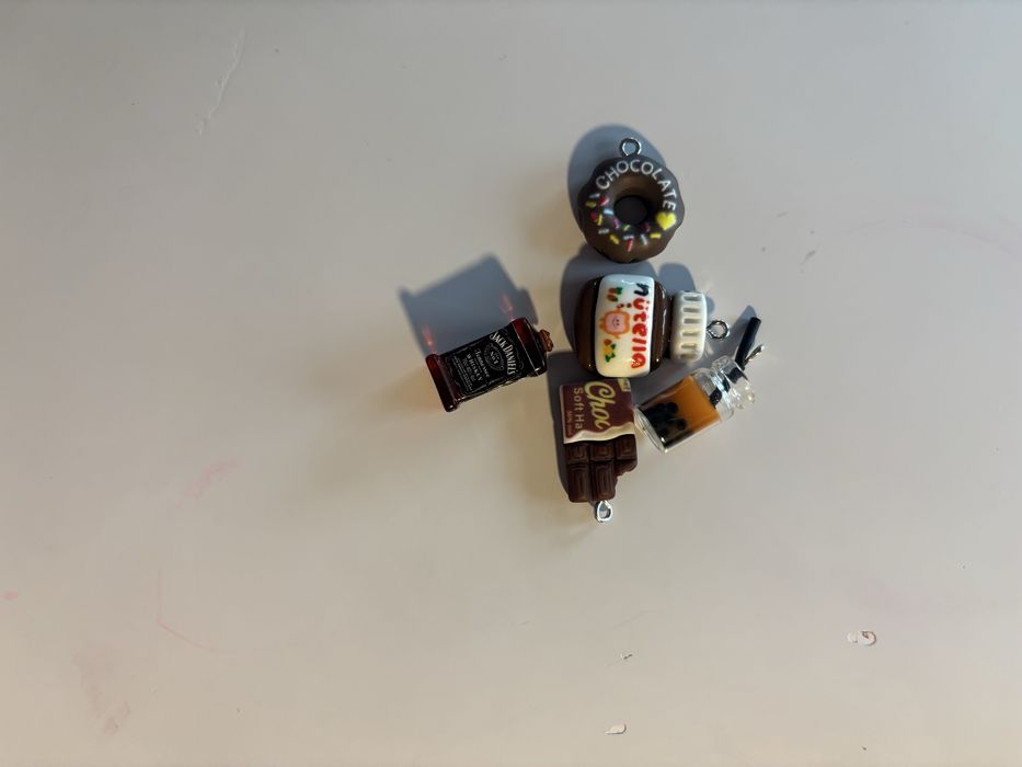 Висулки и стикери