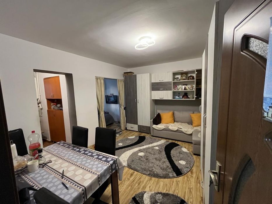 Inchiriez garsoniera