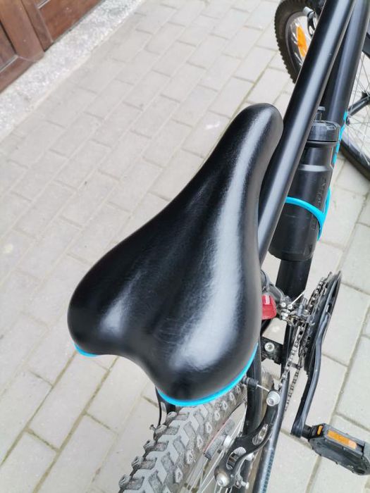 Колело b-twin черно-синьо