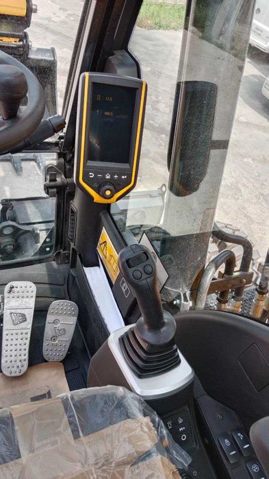В наличии экскаватор колесный JCB JS160W!