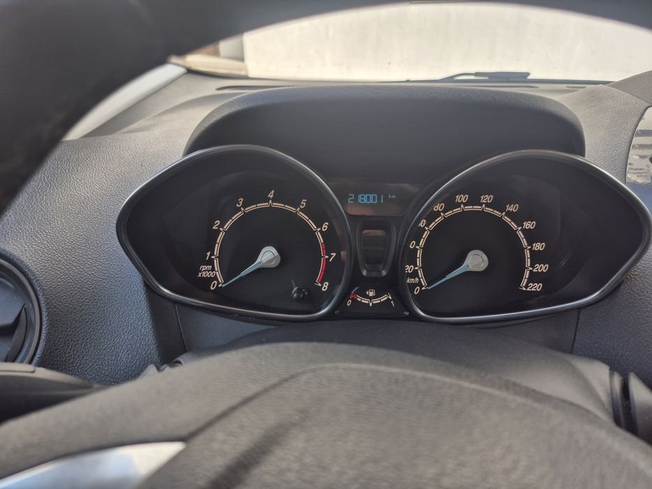 Vând  Ford  Turneo Curier, an 2017