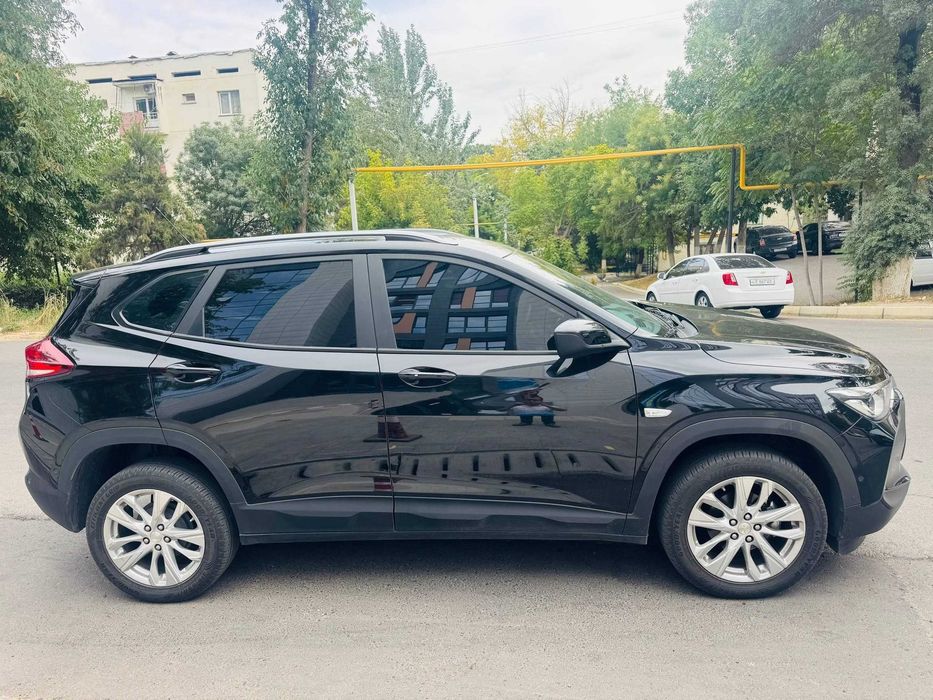 TRACKER 2   2023 LTZ