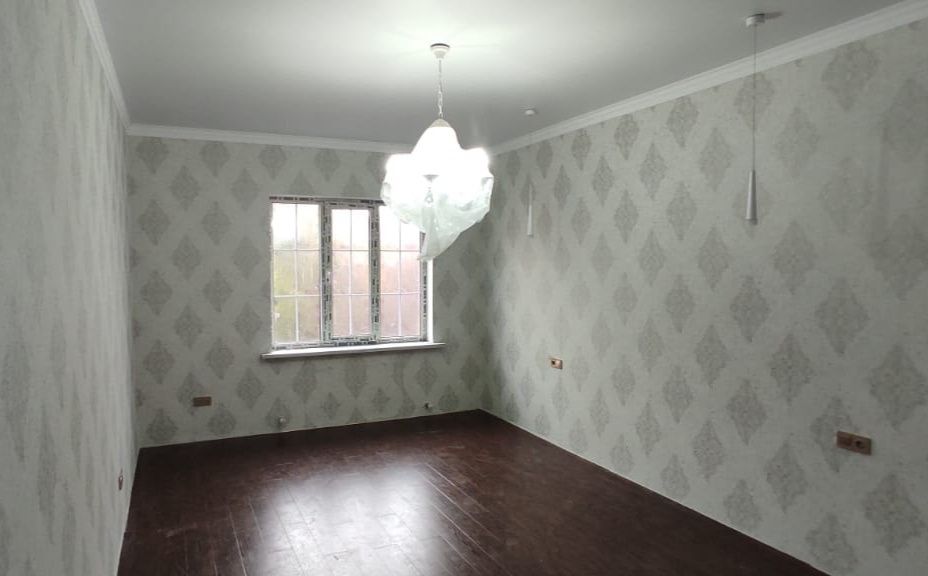 Профессиональная поклейка обоев.