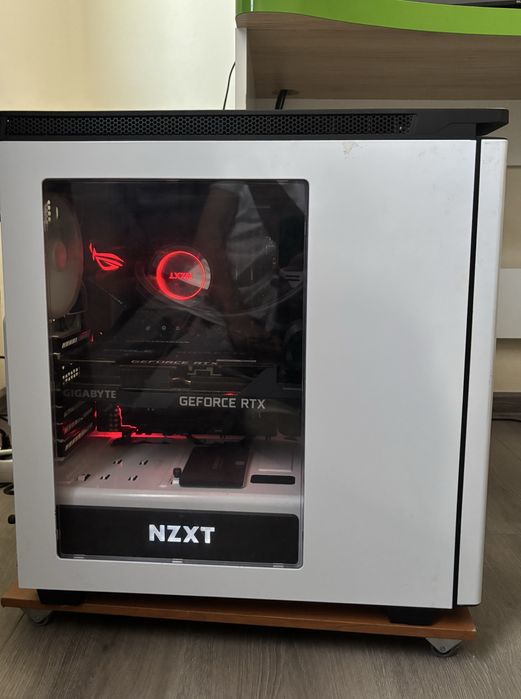 PC de gaming (RTX 3080 Ti).