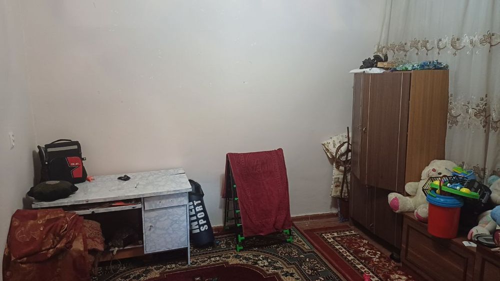 Qibray tumani, savxoz 5 da 7'4 sotix uy sotiladi 9 xonali .