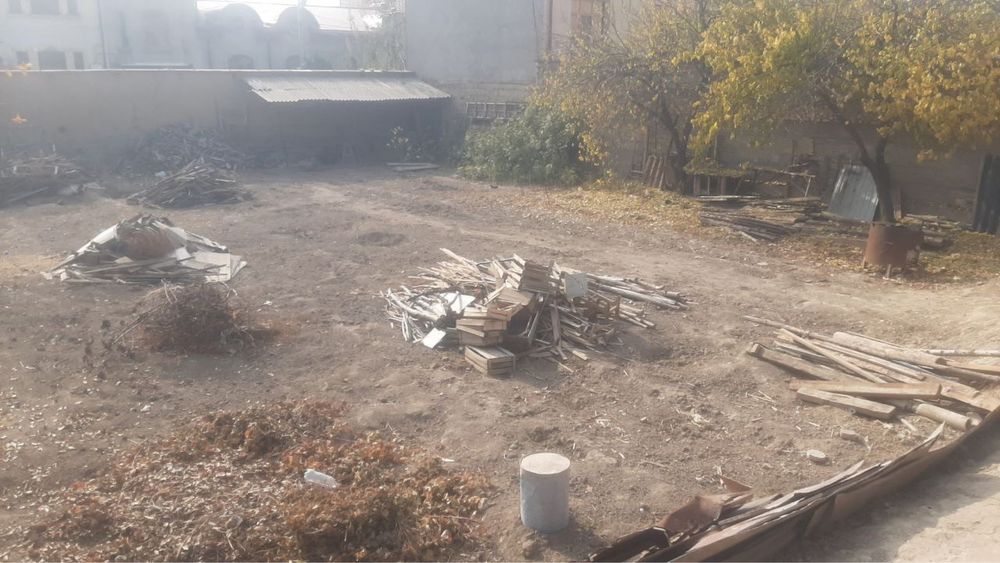 Yer sotiladi ohinboboyov masjidintomonda