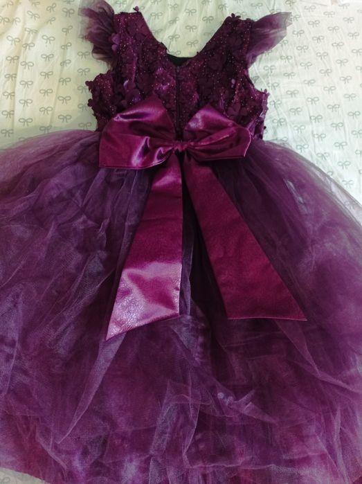 Момичешки роклички