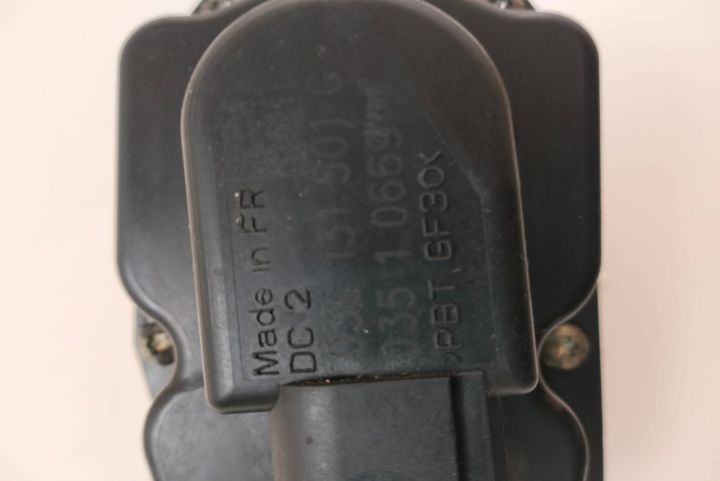 Supapa Egr 03L131501G Volkswagen VW Passat CC prima generatie seria