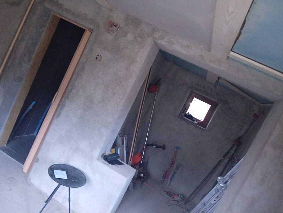 Vând casă cu 58 arii de teren langă orasul Dej