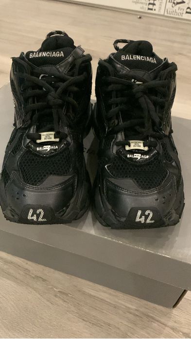 Balenciaga runer