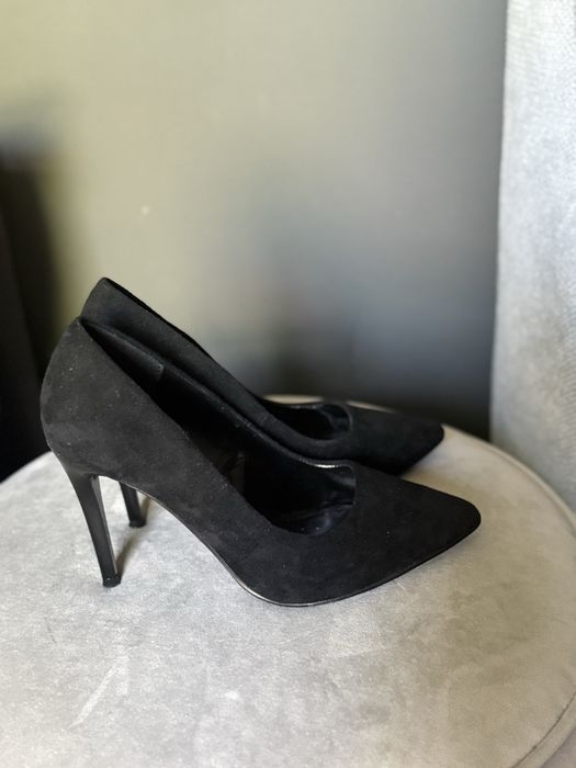 Vand PANTOFI stilleto negri mas 36, stare f buna