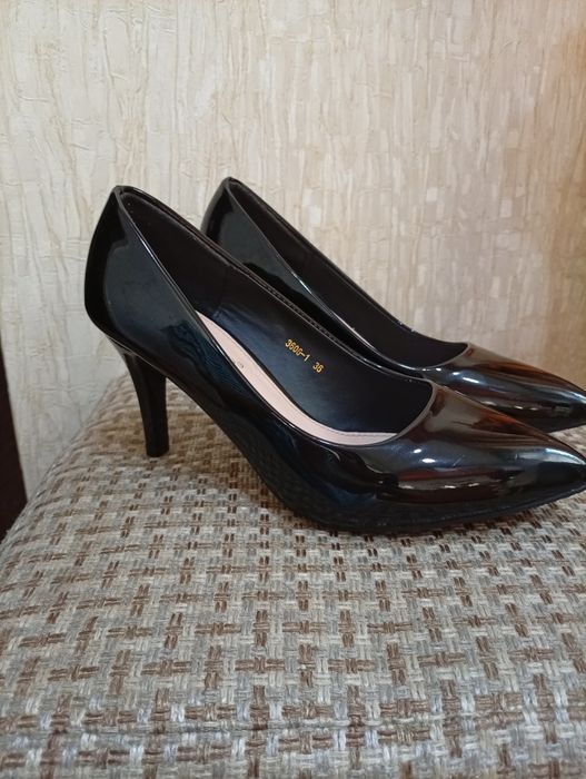 Новые женские туфли