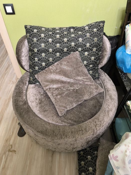 Продам набор диван 2 штуки и кресло