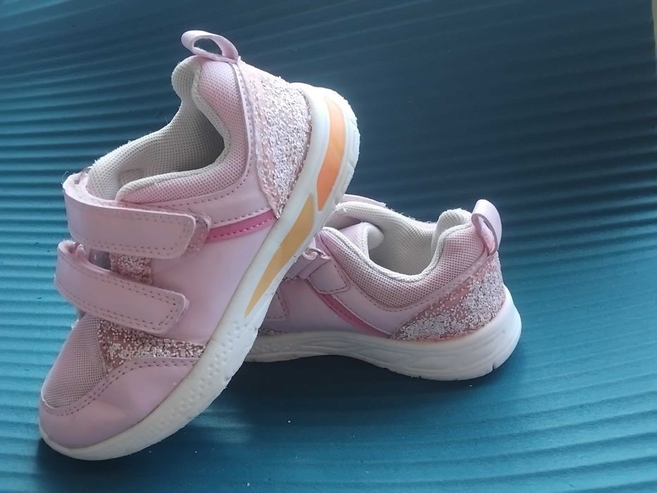 Ferro Shoes (Холандия) розови маратонки за момиче, номер 29