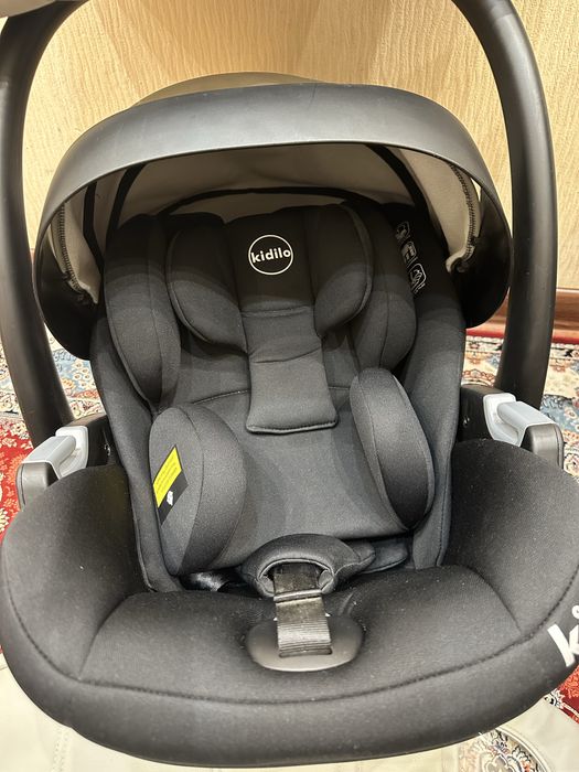 Продаетсья коляска CARRELLO 2в1