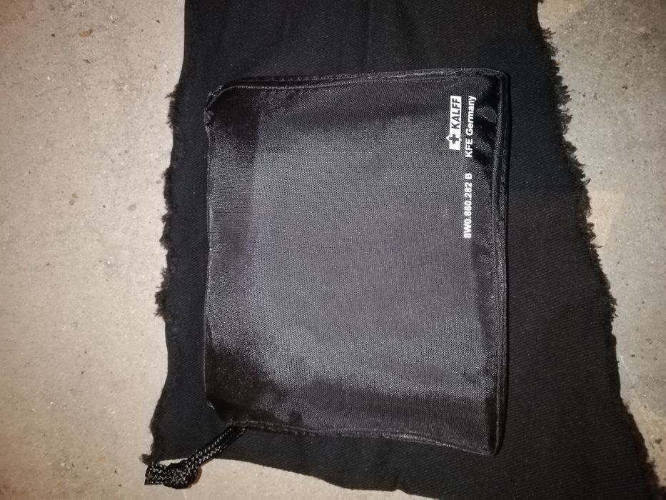 Продавам аптечки и жилетки за мерцедес,ауди, фолксваген и бмв