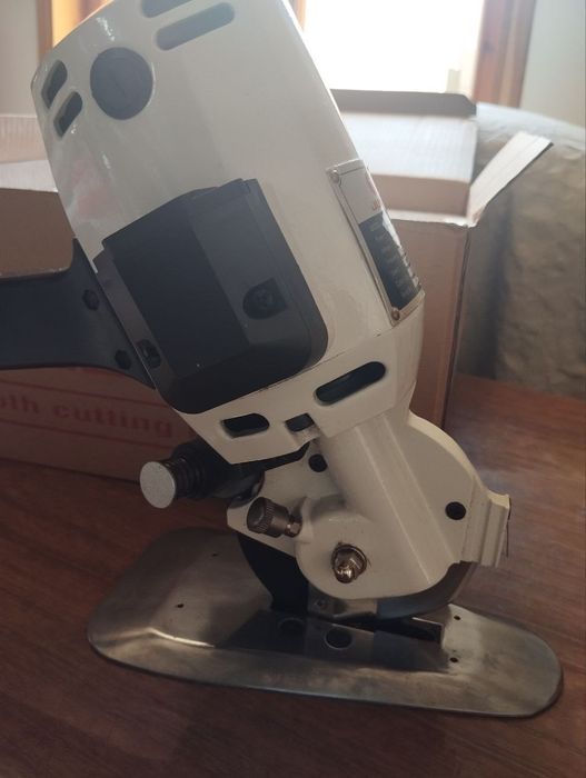 Elektr qaychi  sotiladi