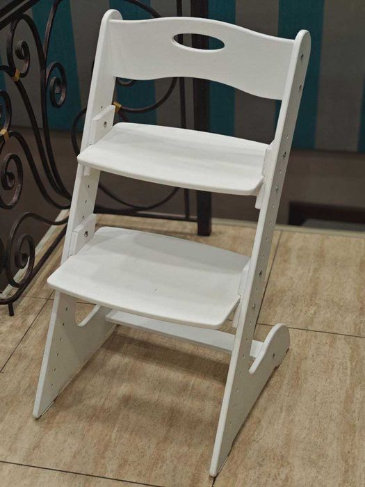 Детский растущий стул с присоединяющимся столиком деревянный б/у