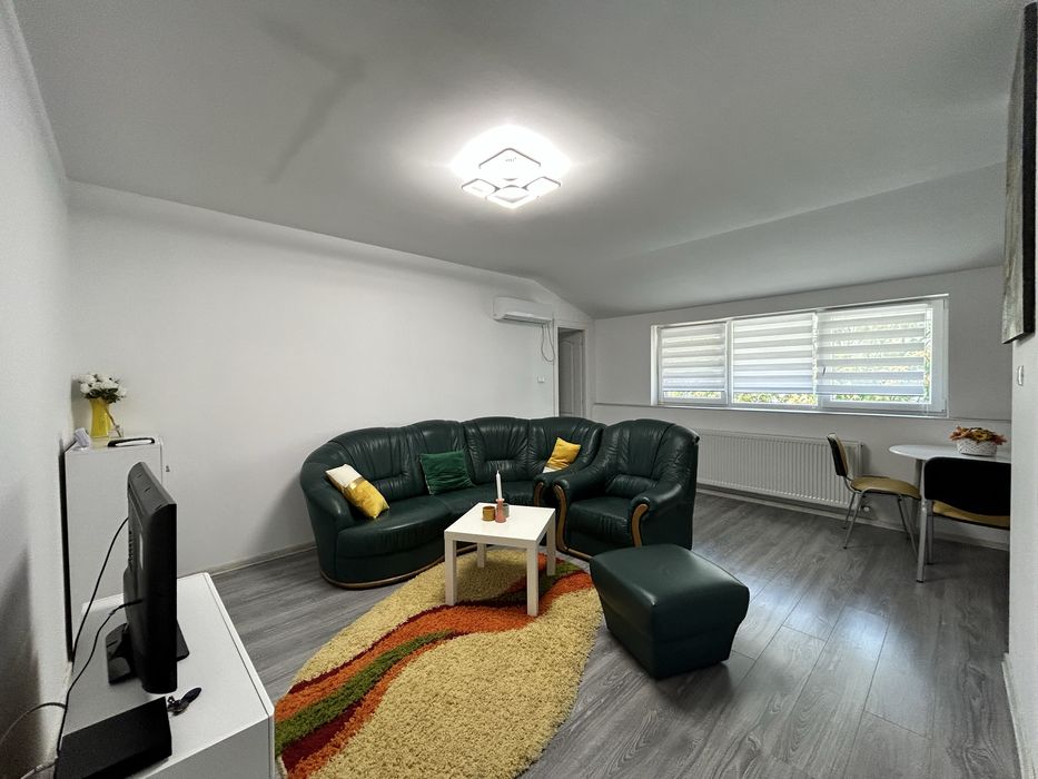 Apartament 2 camere, centrala proprie, 15 min de Facultatea de Medicina UVVG, zona cu supermarketuri si transport in comun
