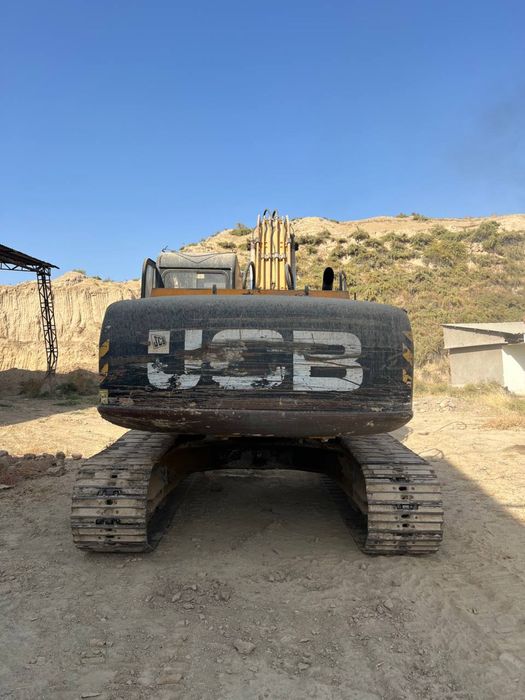 Ekskavatir sotiladi srochna kelishiladi xolati zor