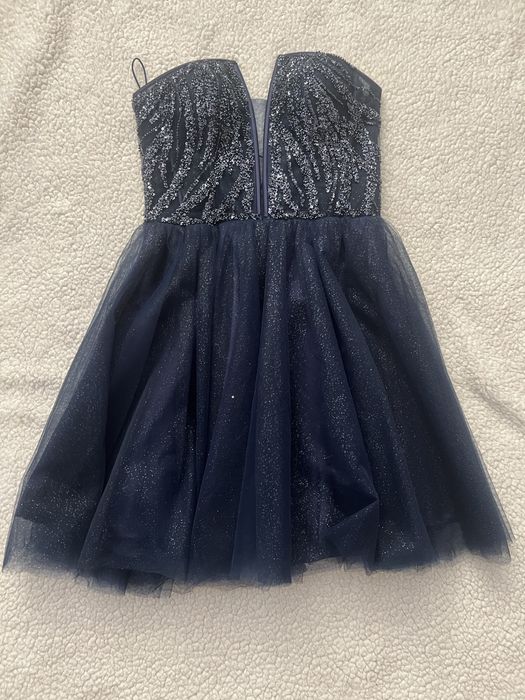 Официална рокля