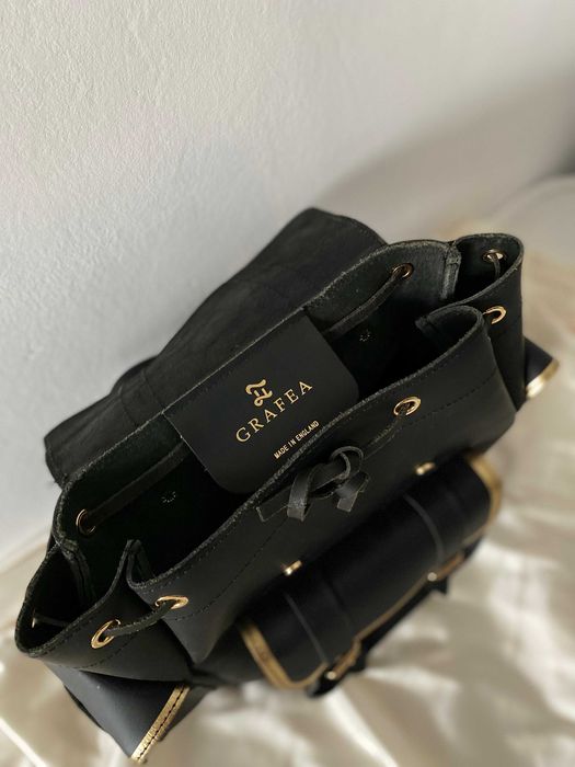 Hari II Posh Black - Grafea