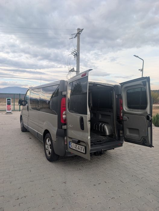 Renault Trafic 2.0//Varianta lunga 8+1 locuri!!