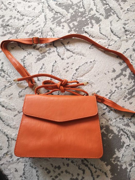 Сумка оранжевая  25 на-20см
