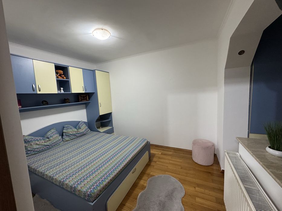 Inchiriez apartament