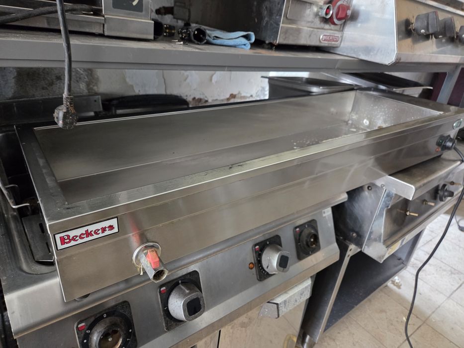 Grill electric cu sau de banc, gaz sau curent